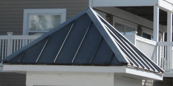 Florida garden kiosk with metal roof detail